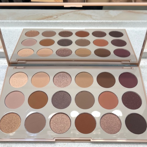 Morphe ~ ‘18T TRUTH OR BARE’ Artistry Eyeshadow Palette ~ FS, RARE & HTF ~ NIB - Picture 15 of 16